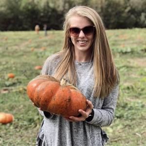 Meet your Posher, Olivia